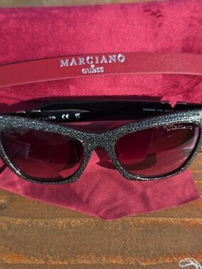 Guess by Marciano GM-00008 Sunglasses 54-17-140 Black Glittery Silver